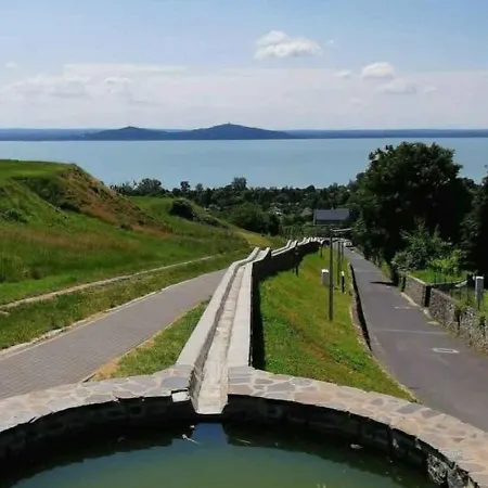 In - Balaton 43602 Apartament *